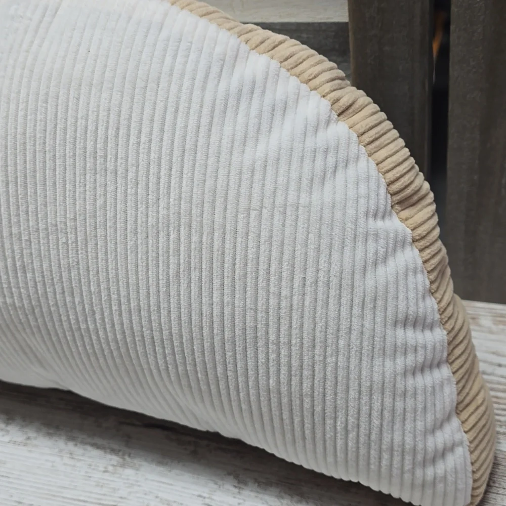 Room Essentials Half‑Moon Toss Pillow – 17